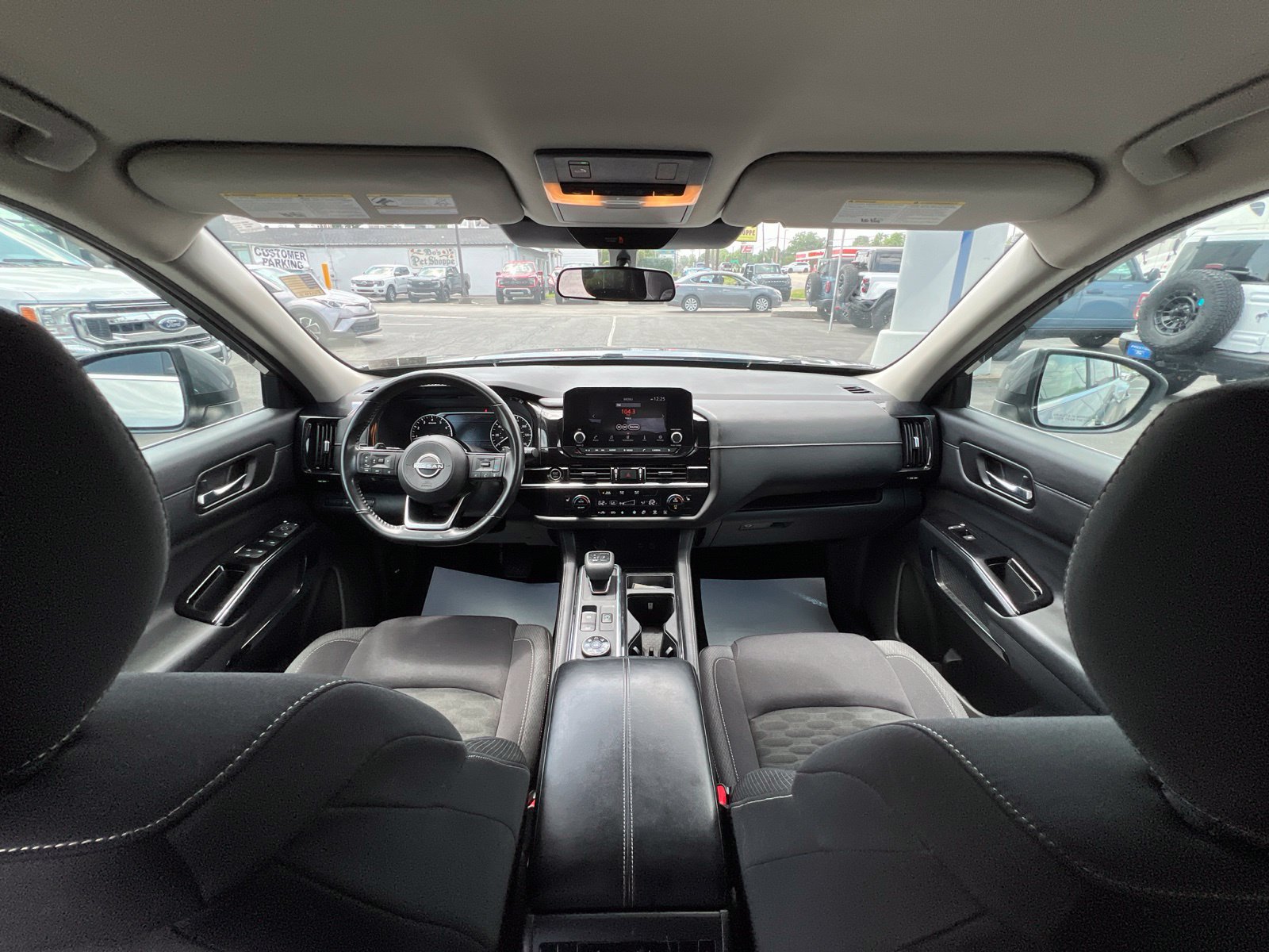 Used 2022 Nissan Pathfinder SV AWD/4WD image 43