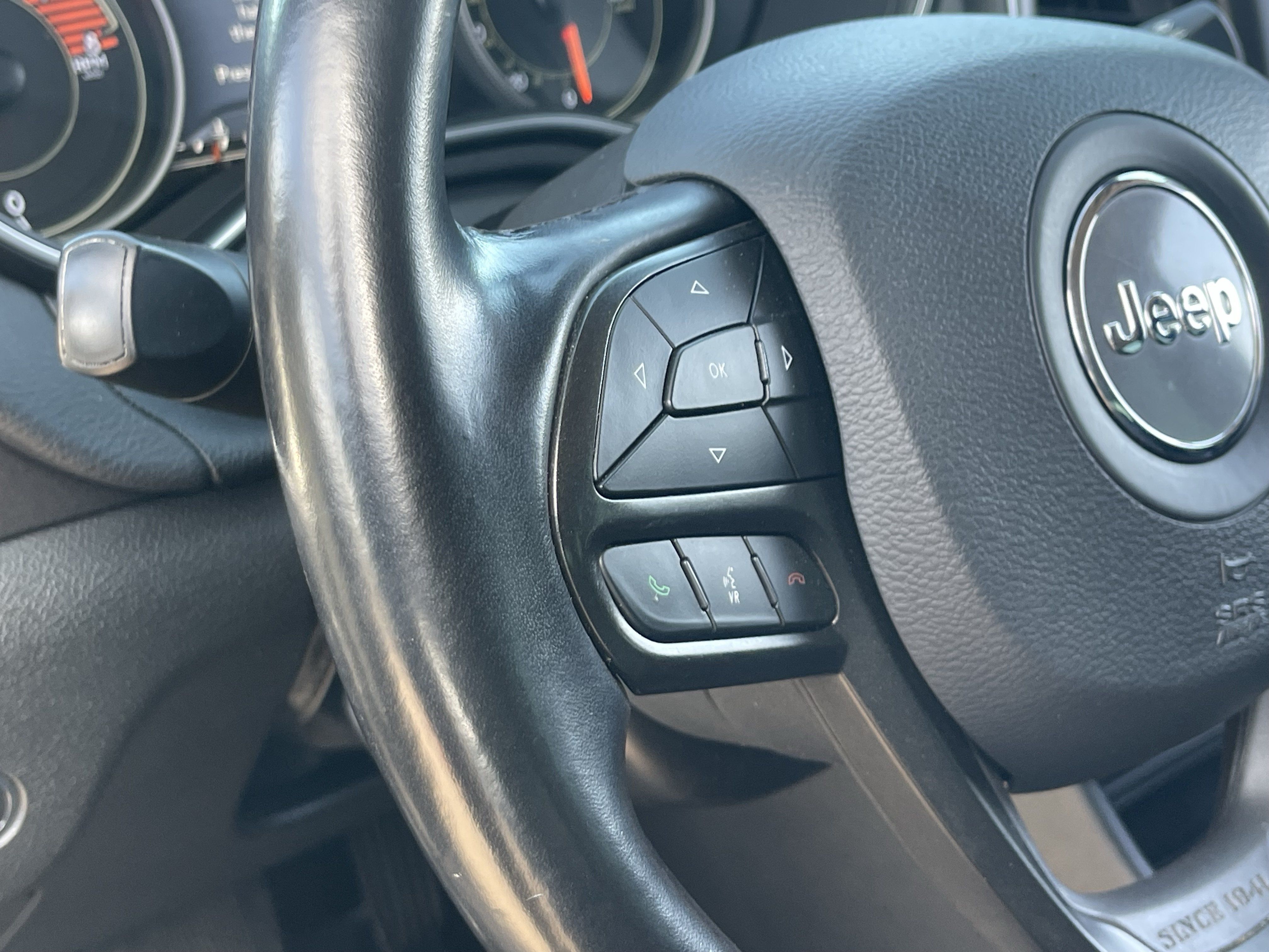Used 2021 Jeep Cherokee Trailhawk w/ Sun, Sound & Nav Group AWD/4WD image 24
