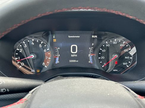 Used 2025 Jeep Compass Trailhawk AWD/4WD image 23