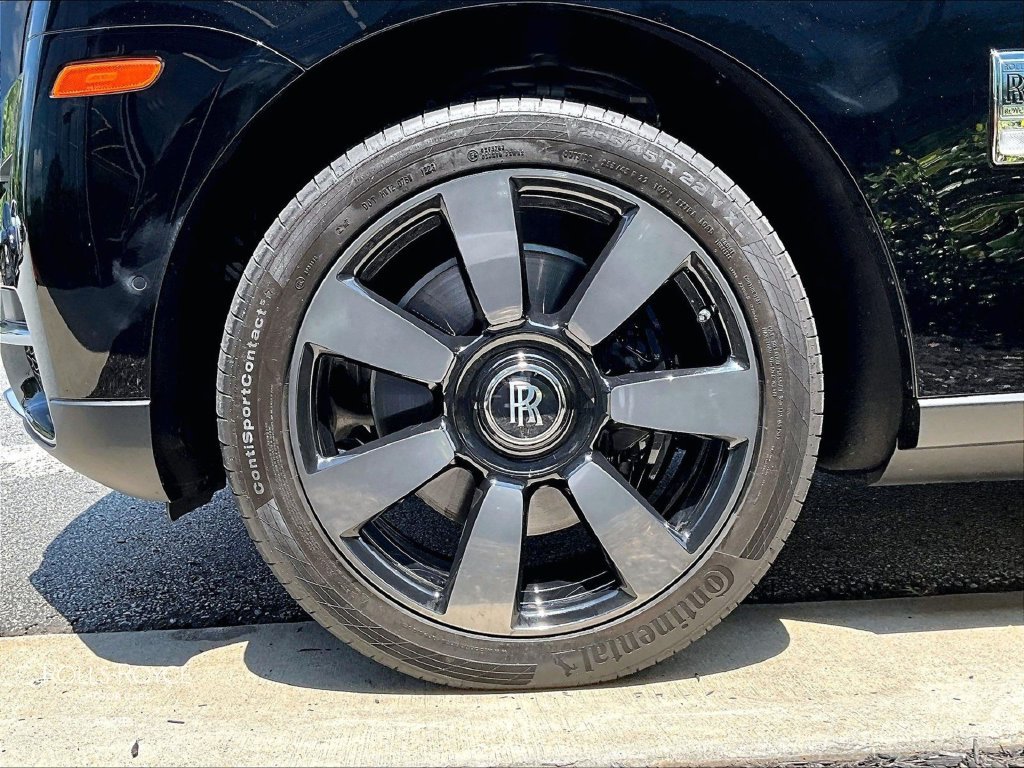 Certified 2023 Rolls-Royce Cullinan AWD/4WD image 9