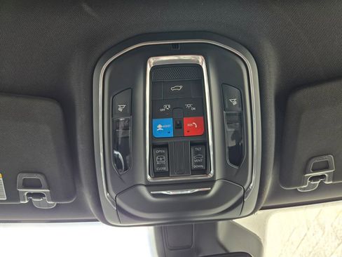 Used 2024 Jeep Grand Cherokee Laredo X w/ Luxury Tech Group I AWD/4WD image 21