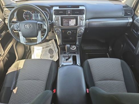 Used 2018 Toyota 4Runner SR5 AWD/4WD image 9