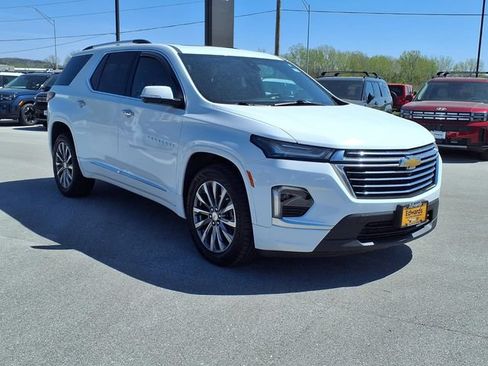 Used 2023 Chevrolet Traverse Premier w/ LPO, Floor Liner Package AWD/4WD image 11