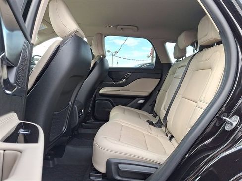 Certified 2025 Lincoln Corsair Reserve image 10