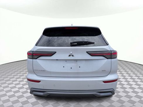 Used 2025 Mitsubishi Outlander SEL FWD image 5