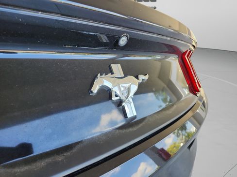 Used 2016 Ford Mustang Coupe RWD image 27