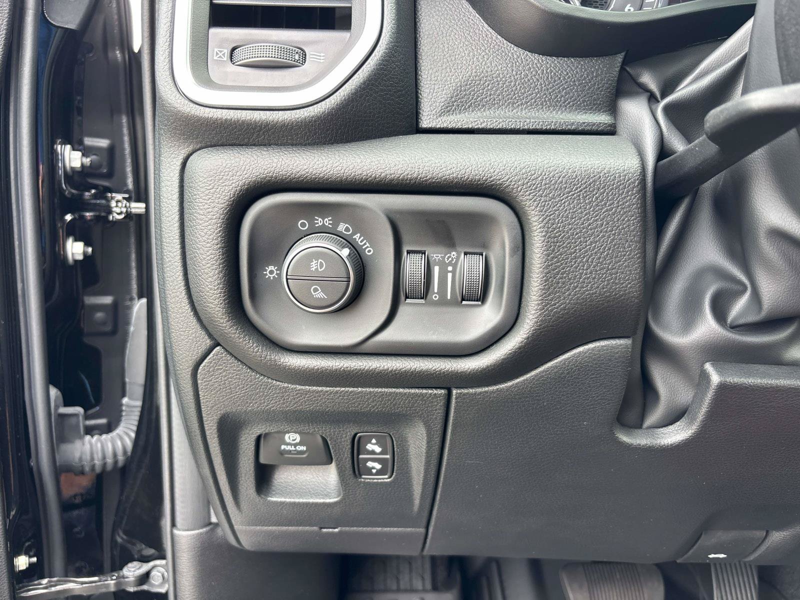 Used 2025 RAM 1500 Big Horn AWD/4WD image 18