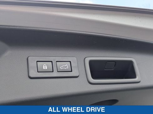 Used 2025 Subaru Forester Premium AWD/4WD image 34