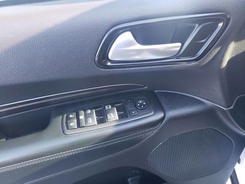 Used 2022 Dodge Durango SXT image 40