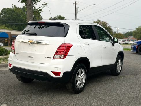 Used 2021 Chevrolet Trax LS w/ Fleet Convenience Package AWD/4WD image 6