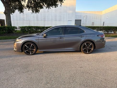 Used 2018 Toyota Camry XSE w/ Audio Package FWD image 2
