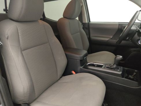 Used 2020 Toyota Tacoma SR w/ SR Convenience Package image 21