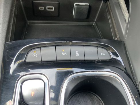 Used 2023 Buick Envision Preferred FWD image 43