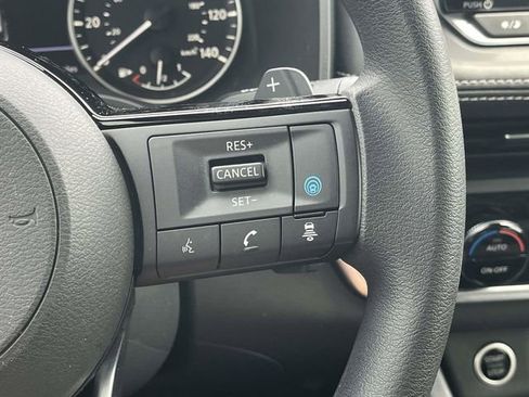 Used 2023 Nissan Rogue SV FWD image 27