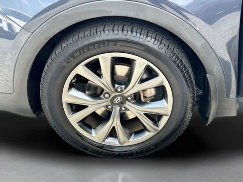 Used 2017 Hyundai Santa Fe Sport FWD image 39