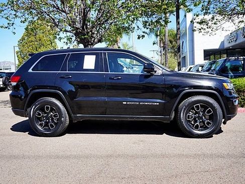 Certified 2022 Jeep Grand Cherokee Laredo X RWD image 7
