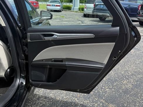 Used 2018 Ford Fusion S FWD image 19