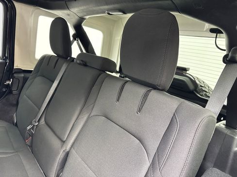 Used 2023 Jeep Wrangler Unlimited image 35