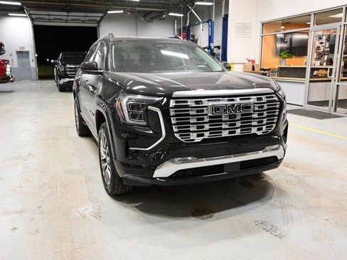 New 2026 GMC Terrain Denali w/ LPO, Black Badging Package image 3