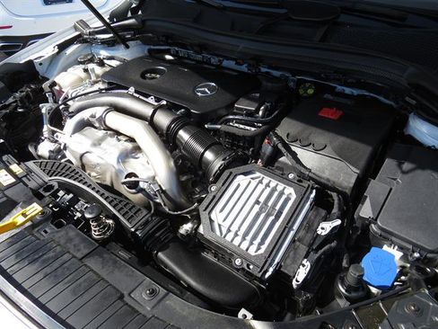 Used 2025 Mercedes-Benz GLA 250 4MATIC image 7