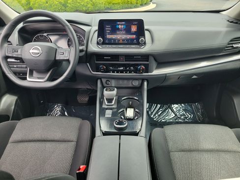Certified 2025 Nissan Rogue SV AWD/4WD image 18