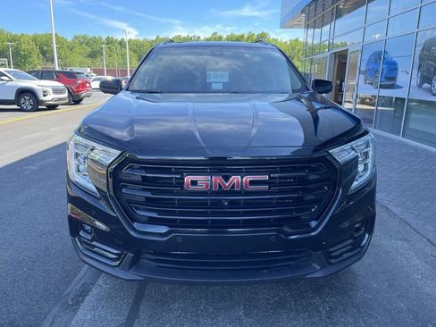 Certified 2024 GMC Terrain SLT w/ Infotainment Package II AWD/4WD image 31