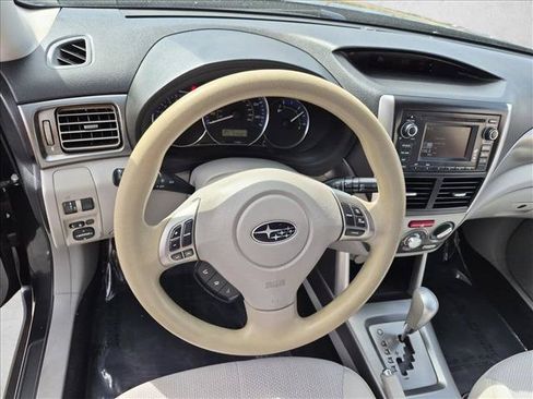 Used 2013 Subaru Forester 2.5X Premium w/ Popular Pkg 2 AWD/4WD image 11