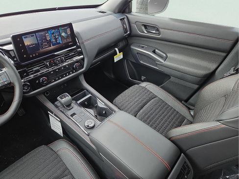 New 2026 Nissan Pathfinder SV image 12