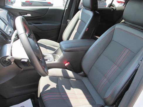 Used 2024 Chevrolet Equinox RS w/ LPO, Floor Liner Package FWD image 14