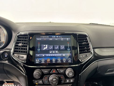 Used 2019 Jeep Grand Cherokee Trailhawk w/ Trailhawk Luxury Group AWD/4WD image 6
