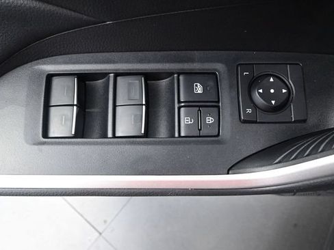 Used 2022 Toyota RAV4 XLE w/ Convenience Package FWD image 14