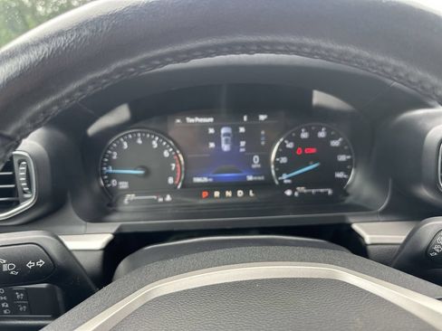 Used 2022 Ford Explorer XLT w/ Equipment Group 202A RWD image 29
