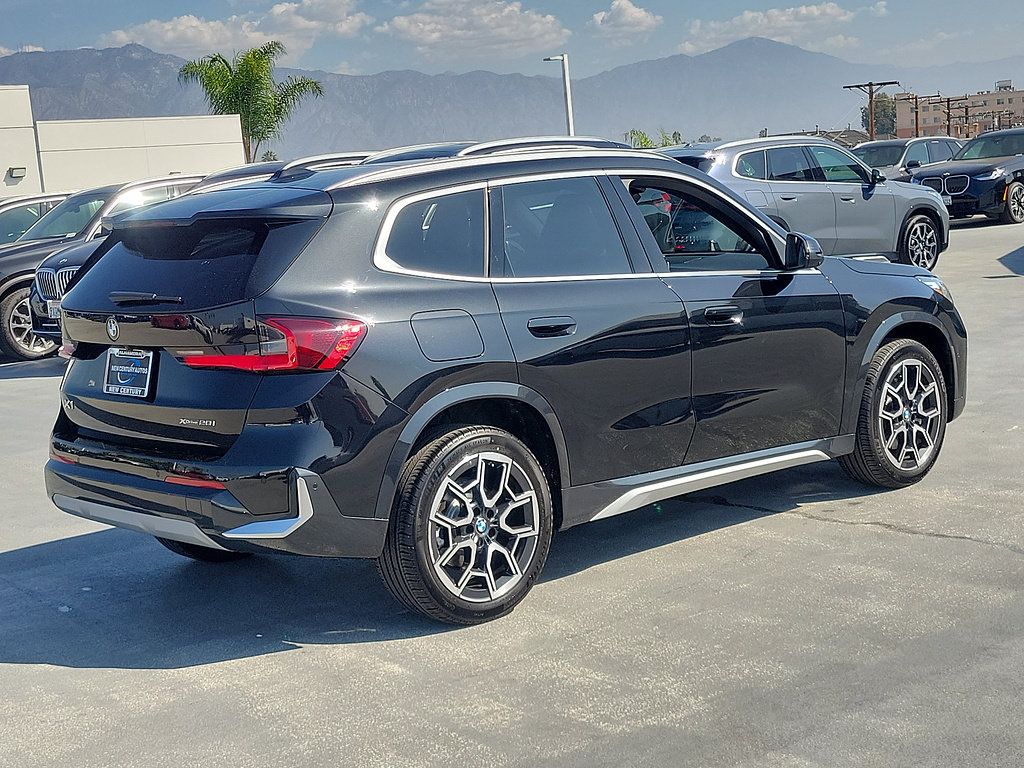 Used 2026 BMW X1 xDrive28i w/ Technology Package AWD/4WD image 3