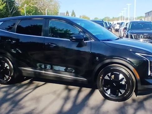 New 2026 Kia Sportage LX FWD image 4