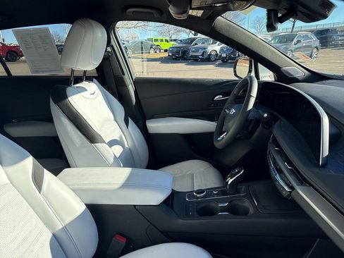 Certified 2024 Cadillac XT4 Sport image 19