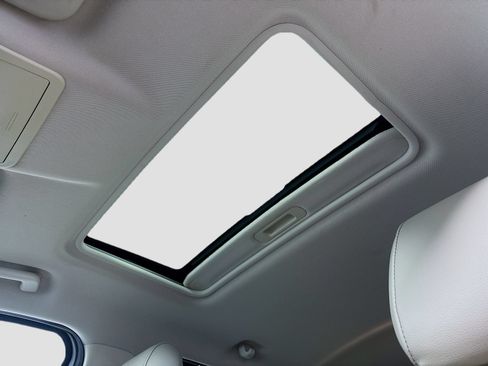 Used 2020 Ford EcoSport Titanium FWD image 22