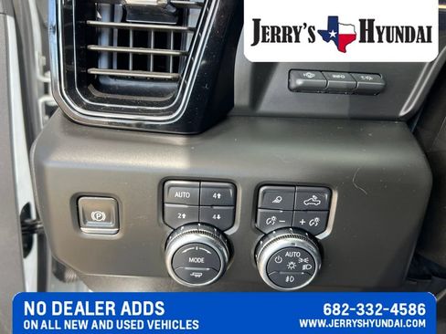 Used 2025 GMC Sierra 2500 AT4 w/ AT4 Premium Plus Package AWD/4WD image 14