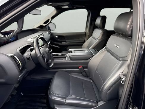 Used 2025 Ford Expedition Platinum w/ Stealth Performance Package AWD/4WD image 9
