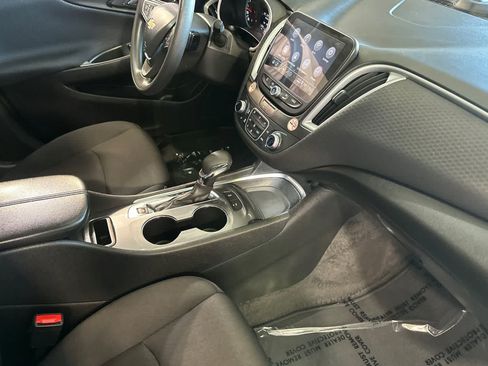 Used 2024 Chevrolet Malibu LT FWD image 18