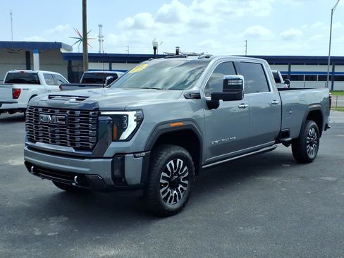 Used 2024 GMC Sierra 3500 Denali Ultimate AWD/4WD image 1