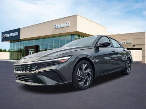 Certified 2025 Hyundai Elantra Sport FWD image 8