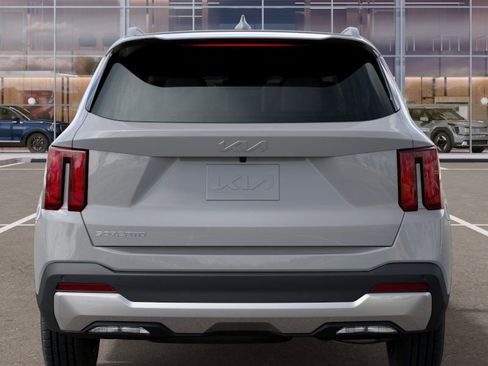 Used 2025 Kia Sorento S w/ Panoramic Sunroof Package image 13