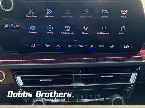 Used 2025 Chevrolet Traverse Z71 w/ Enhanced Driving Package AWD/4WD image 17