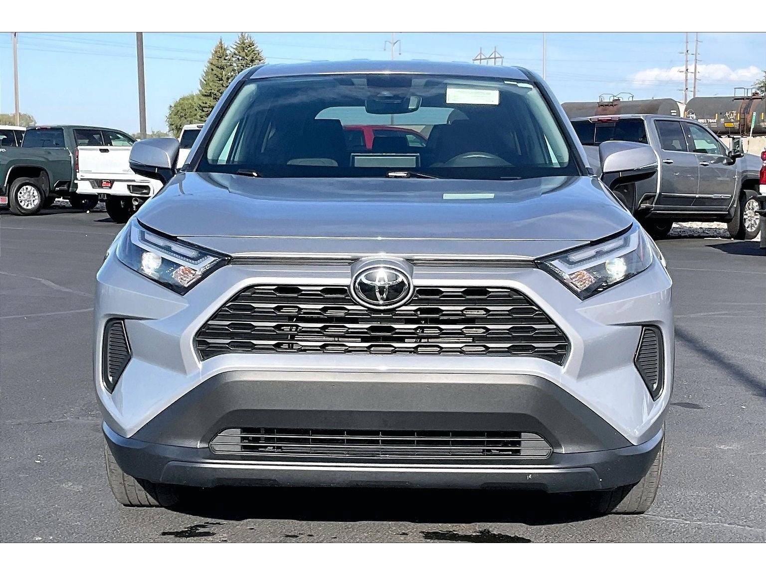 Used 2024 Toyota RAV4 LE AWD/4WD image 3
