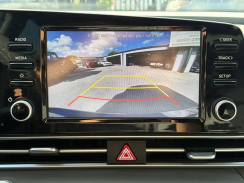 Used 2021 Hyundai Elantra SEL w/ Convenience Package FWD image 24