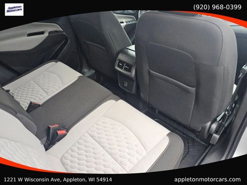 Used 2021 Chevrolet Equinox LT image 30