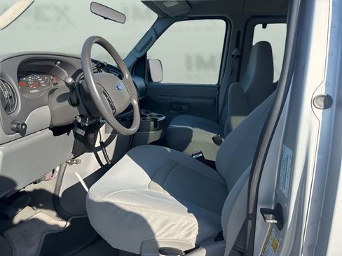 Used 2007 Ford E-350 and Econoline 350 XLT image 9