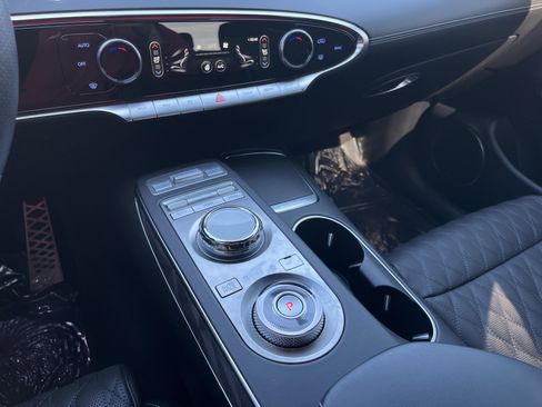 Used 2025 Genesis GV70 3.5T Sport w/ Sport Advanced Package image 10