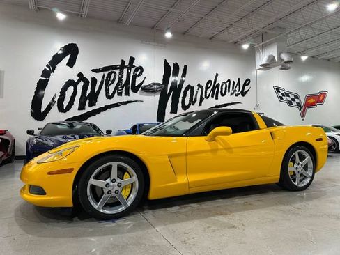 Used 2005 Chevrolet Corvette Coupe w/ Preferred Equipment Group RWD image 15