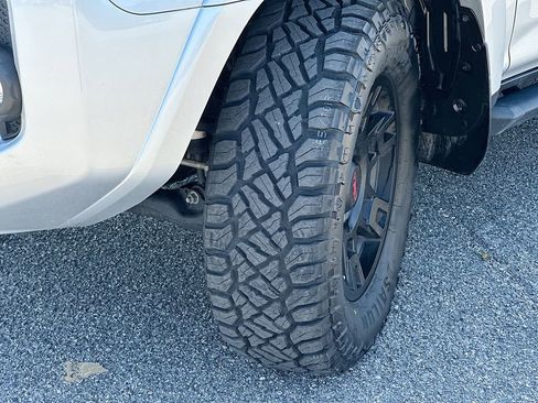 Used 2021 Toyota 4Runner TRD Off-Road AWD/4WD image 25